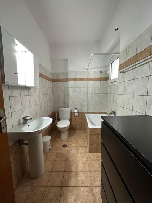 Central Appartment3 With Parking لاريسا المظهر الخارجي الصورة
